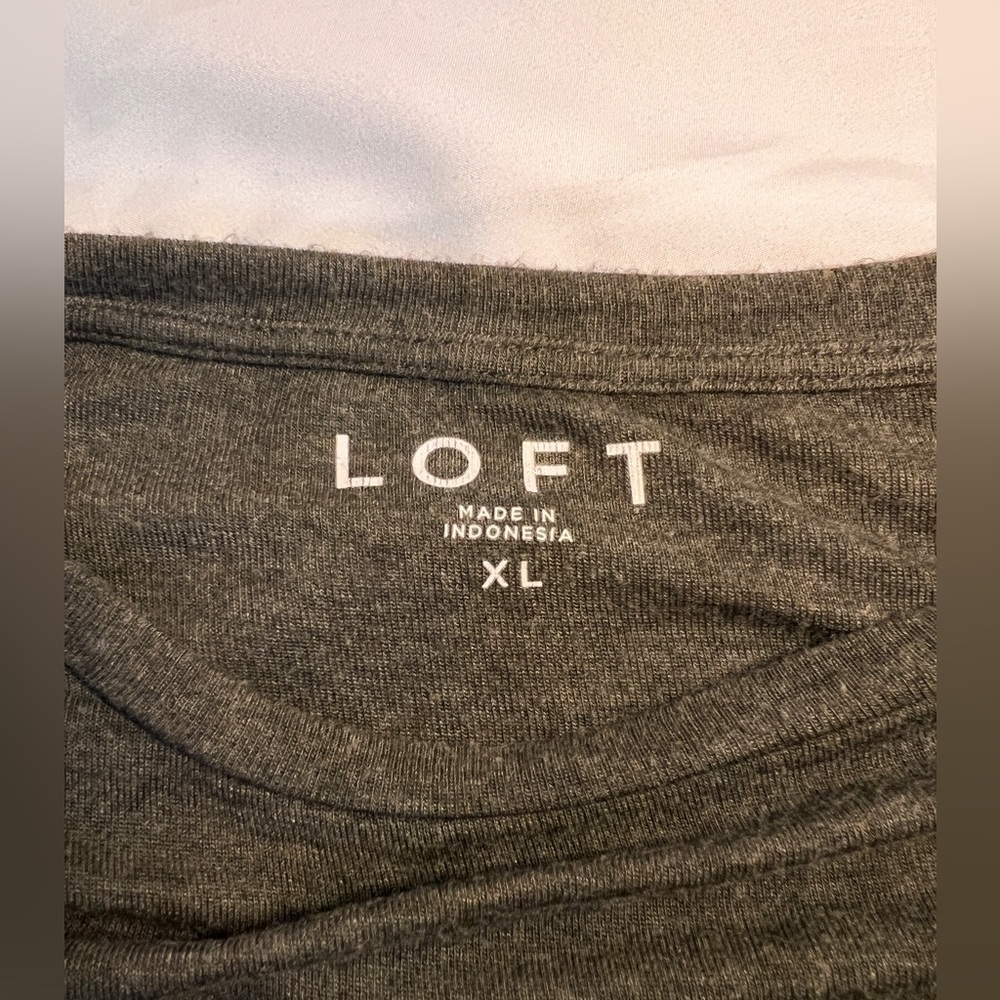 LOFT Olive Green Puffy Sleeve Top. Size XL. - Picture 2 of 4